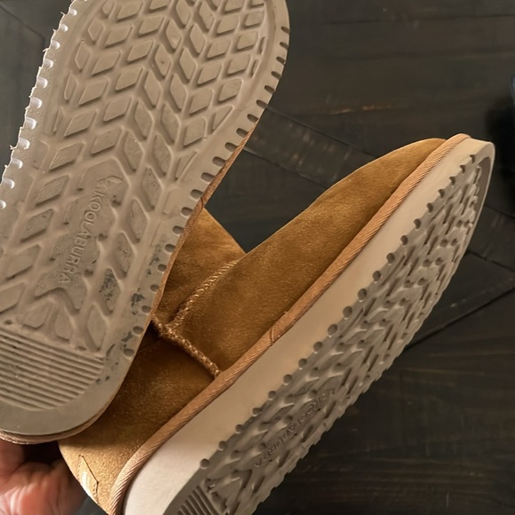 NWOT Koolabura by UGG Victoria Tall Chesnut Suede boots with bows 9 - Picture 4 of 7